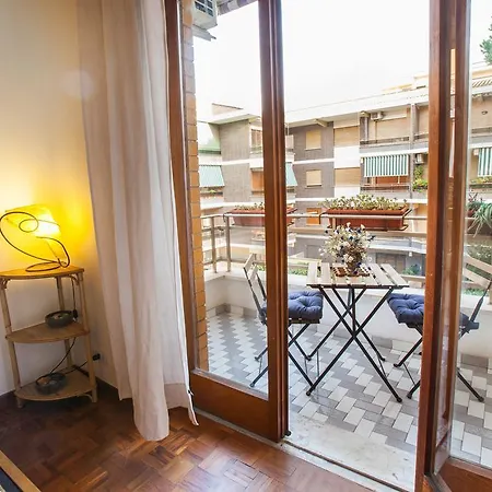 Delightful Vatican Apartment *